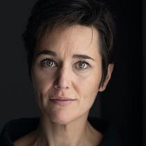 Alissa Jung - Voce originale di Lucy Strand